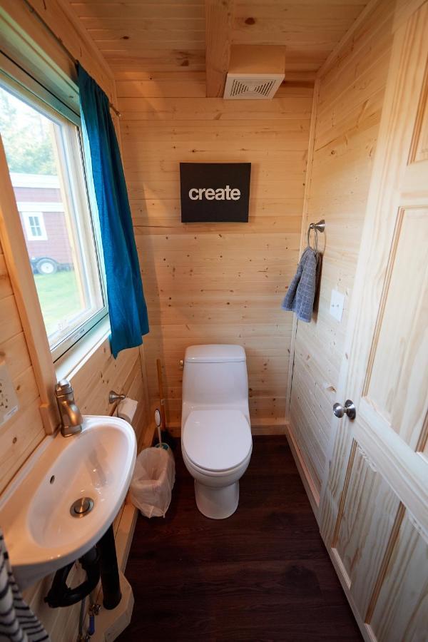 Tuxbury Pond Camping Resort Tiny House Emerson South Hampton Exterior photo
